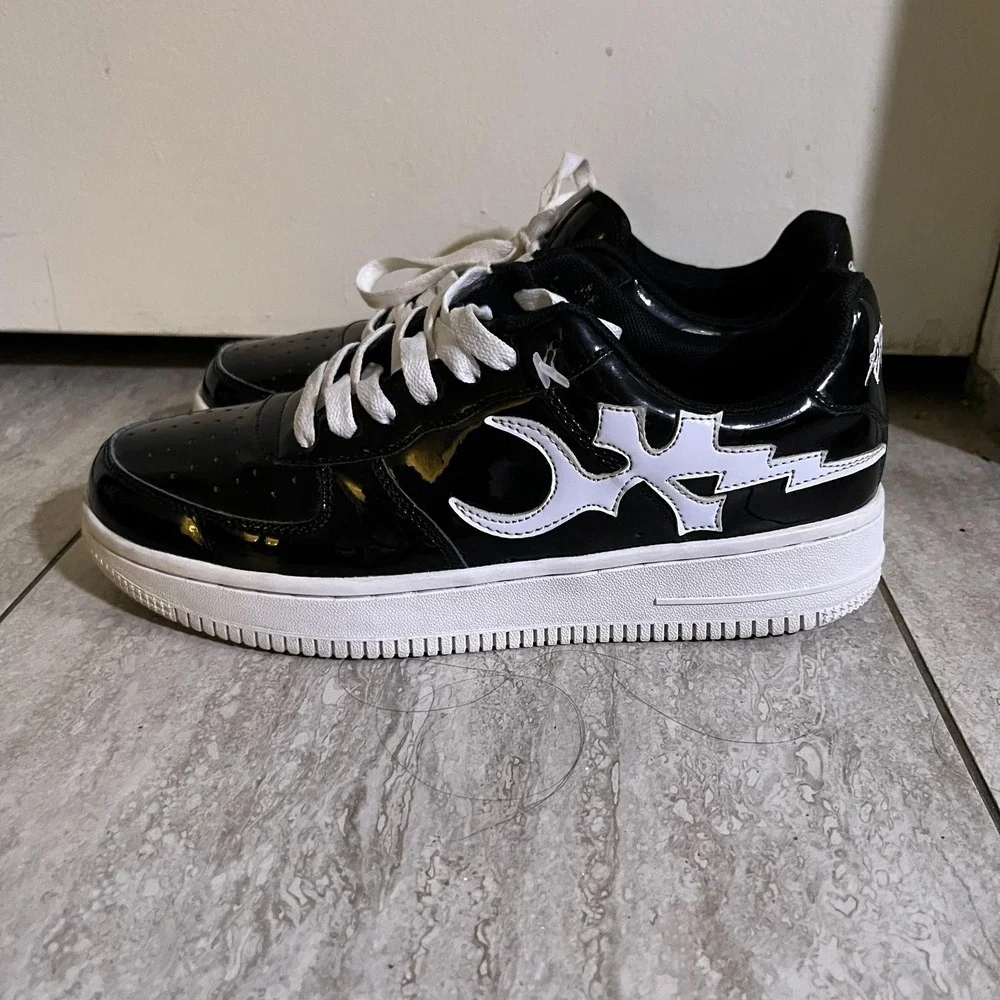 Eternal Shoes Mens Size 9.5 Black White Patent Logo Low Top Sneakers Graffiti